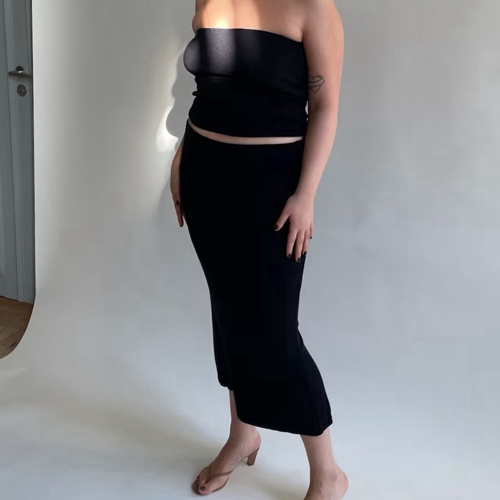 Djerf Avenue Midi Tube Skirt Liquorice